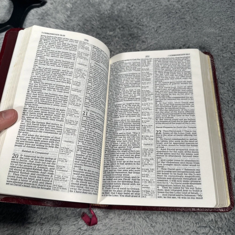 Nelson Slimline Reference Bible NKJV - Bonded Leather Teal 845 BG Excellent